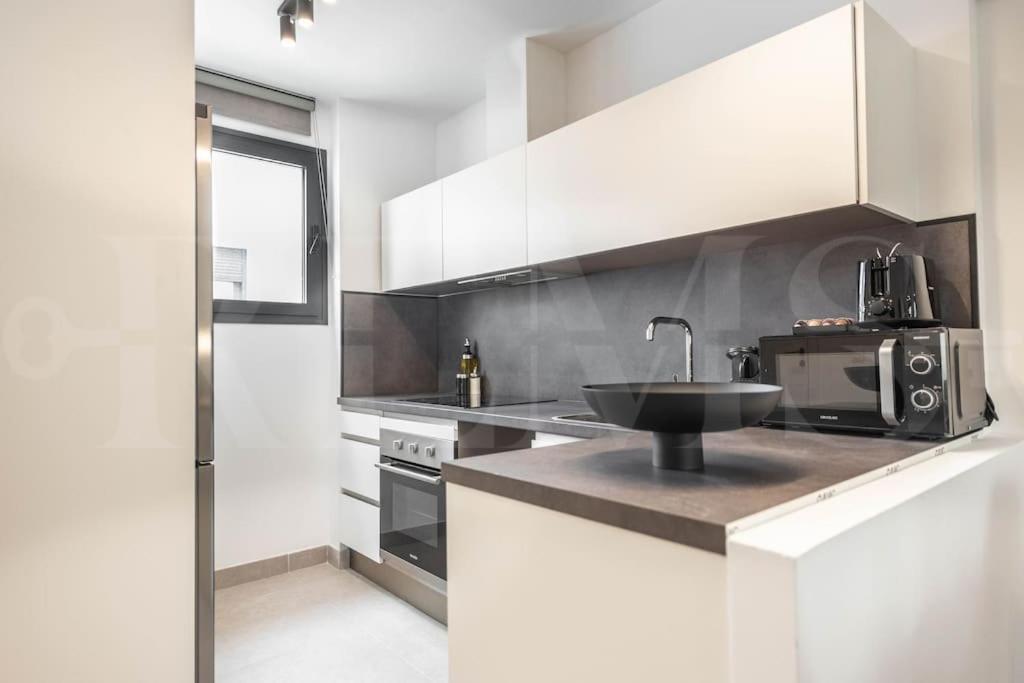 Modern Apartment With Patio & Parking By Rems 말라가 외부 사진