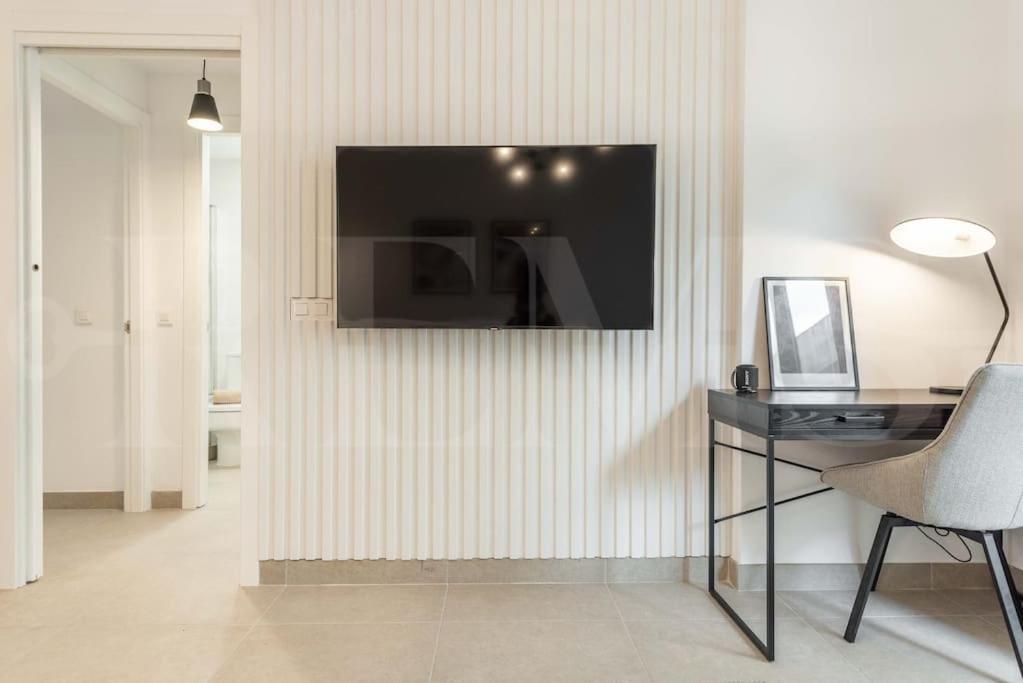 Modern Apartment With Patio & Parking By Rems 말라가 외부 사진