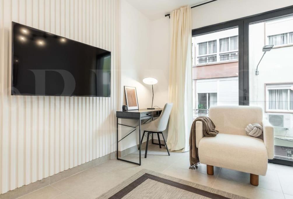 Modern Apartment With Patio & Parking By Rems 말라가 외부 사진