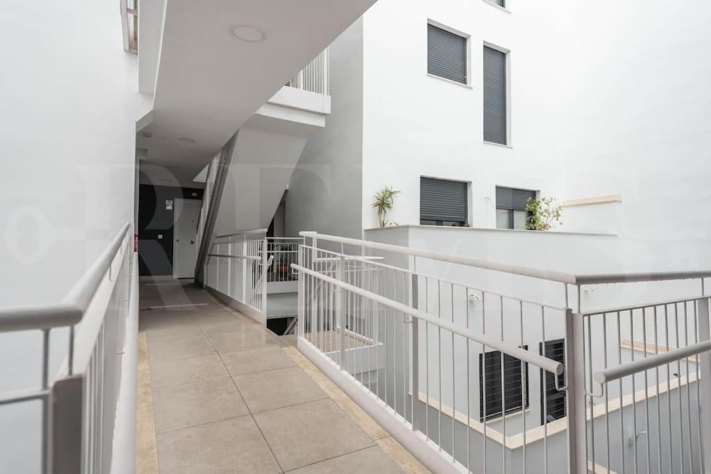 Modern Apartment With Patio & Parking By Rems 말라가 외부 사진